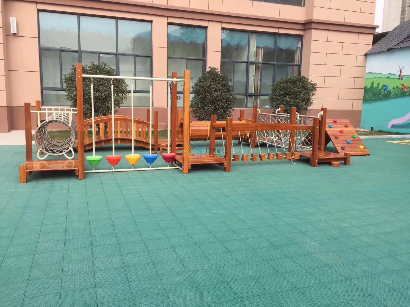 木質(zhì)小博士滑梯